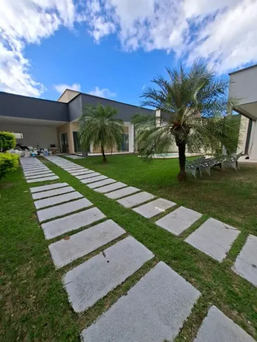 VENDO CASA ALTO PADRAO NO ARAÇAGY