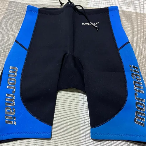 Bermuda de neoprene