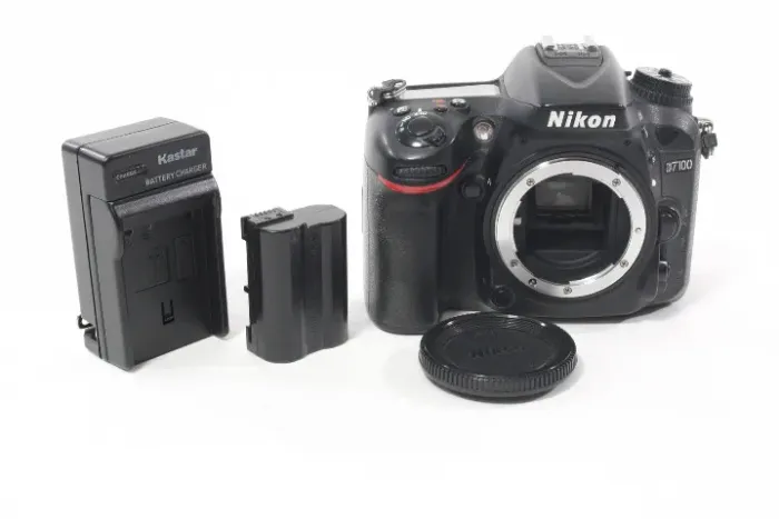 Câmera Nikon D7100 51 Mil Click Bateria Carregador Cartões Memória