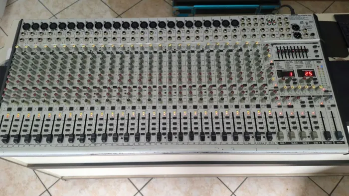 Mesa Behringer Eurodesk SL3242 FX-PRO