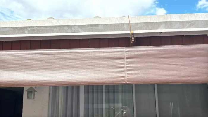 Toldo com braços e todo novinho e funcionando