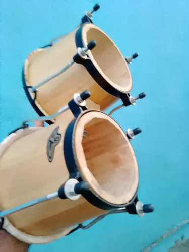 Bangô instrumento de percussão