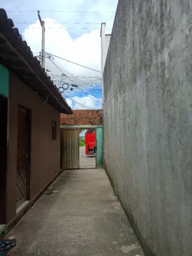 Venda de Vila com 4 Casas