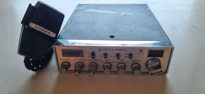 Rádio Px cobra cara branca