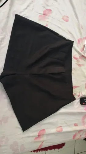Short médio de alfaiataria 