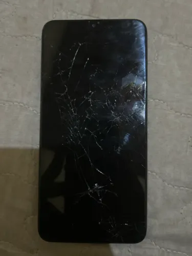 Celular A10 quebrado