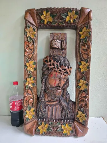 Arte em madeira entalhada- Jesus Cristo