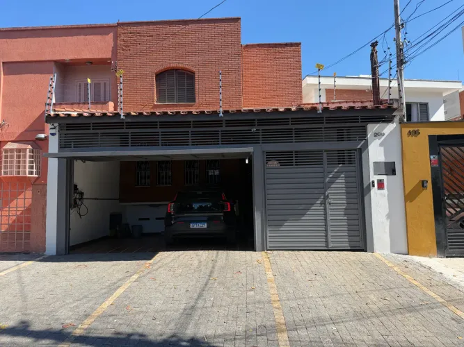 Sobrado 150m², 2 suítes, 3 vagas, totalmente reformado ? aceita permuta