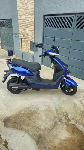 Scooter Elétrica 1000W Azul - 5 Meses de Uso - Estado de Nova