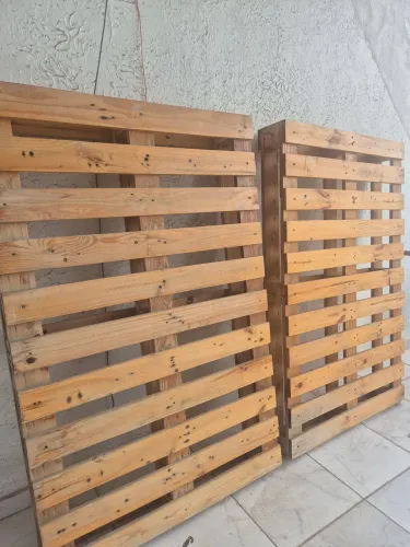 Painel estilo pallet madeira pinus - cabeceira/painel/jardim suspenso