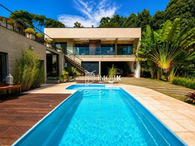 Linda casa em condominio, 4 dormitorios em terrreno de 1.000m2