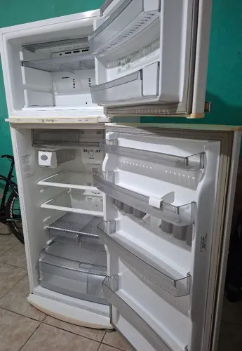 Vende-se geladeira 440 L