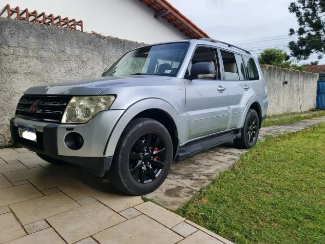 Mitsubishi Pajero HPE Full 3.2 4X4 T.i.dies. 5P AUT 2009