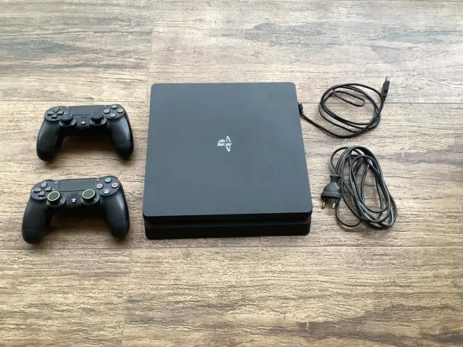 PS4 Slim 1Tb 2 controles