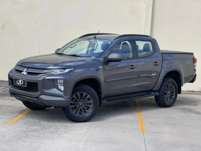 Mitsubishi L200 Tri. S. Outd. Plus 2.4 4X4 Die. AUT 2025