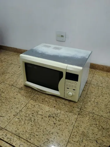 Microondas CCE 31 Litros