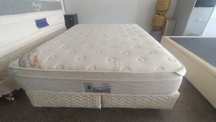 Cama box Queen size Colchão Ortobom molas ensacandas bambú 