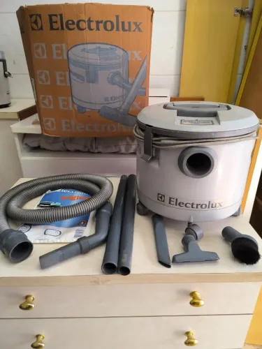 Aspirador de Pó Electrolux Tornado 1000w