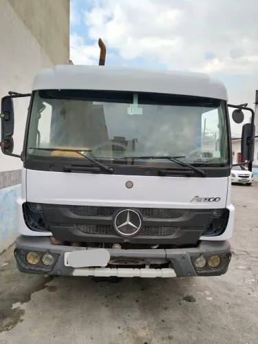 Mb atego. 17 29 truck automatico ano 2018.