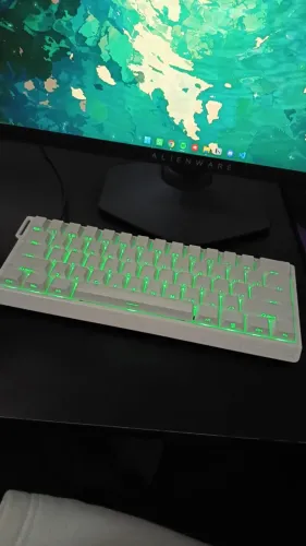 Teclado MAD60HE Branco - Switch Magnético + 3 switches reserva