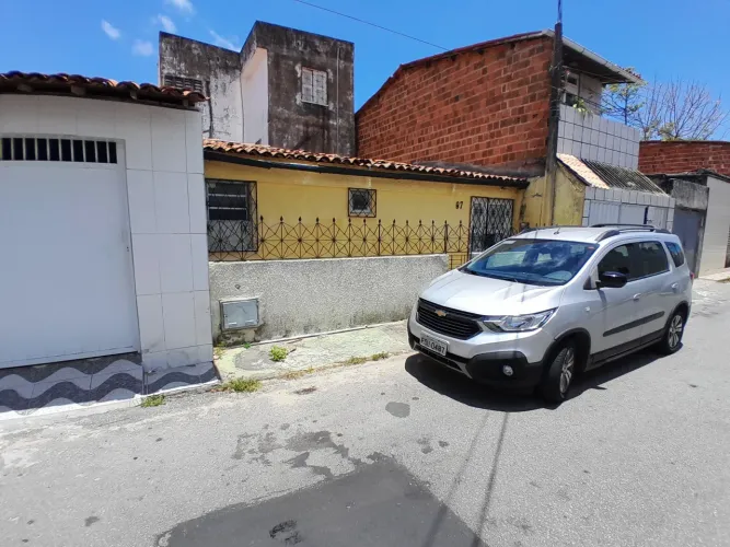 Casa 2000 para investidor dividida em 4 apartamentos liga 9 8 7 4 8 3 1 0 8 Diego9989f cri