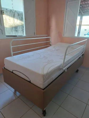 Cama Hospitalar Home Care com Colchão + Grades Laterais | Excelente Estado