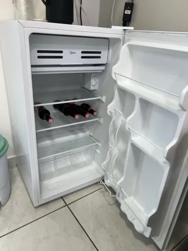 Frigobar Midea
