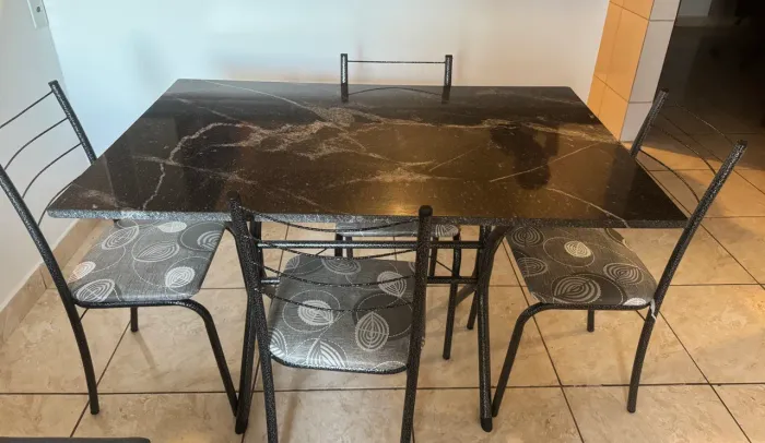 Mesa de mármore