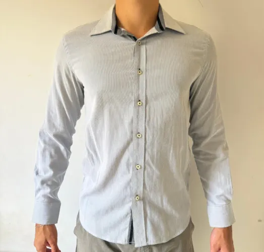 Camisa social clara listrada