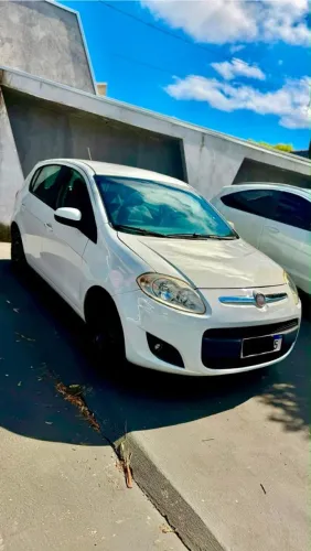 Fiat Palio Attractive 1.0 EVO Fire Flex 8V 5P 2013