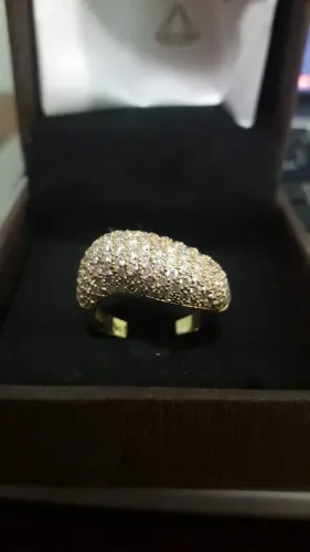 Anel em ouro com brilhantes