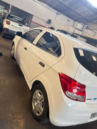 Chevrolet Onix JOY Hatch 1.0 8V Flex Mec. 4P 2018