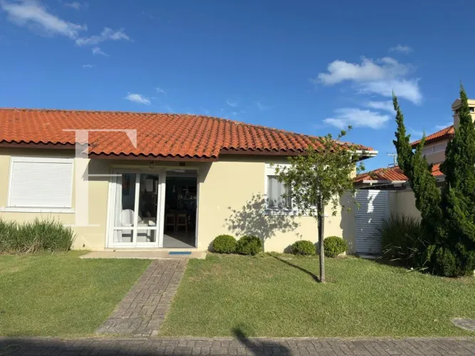 Casa à Venda no Condomínio Casa Hermosa