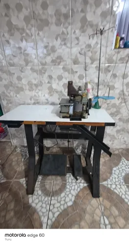 Máquina overloque