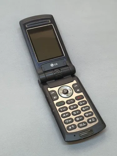 LG MU500 (Câmera Giratória)