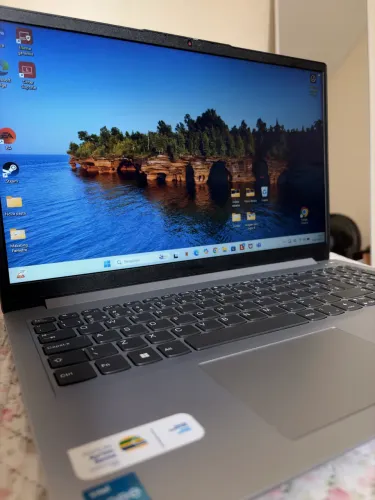 Notebook Lenovo IdeaPad 1 i3 12ª Geração | SSD 256GB | Carregador Original