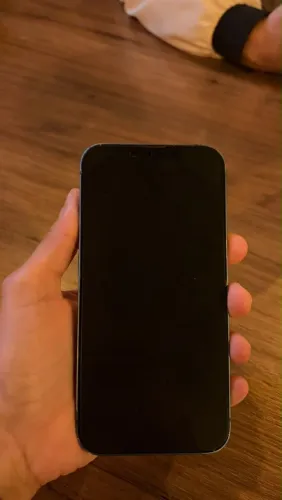 iPhone 13 em ótimo estado