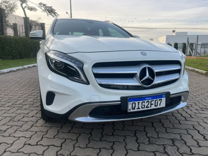 Mercedes-Benz GLA 250 Vision 2.0 TB 16V 211cv Aut. 2015