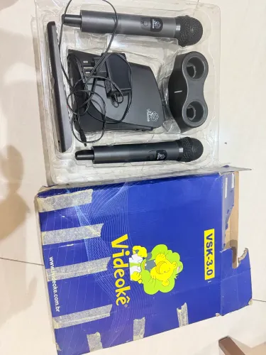 Vendo Karaokê Seminovo mais 2.500 músicas - 1.200$ 