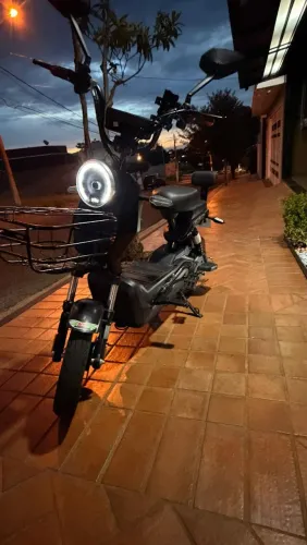 Bicicleta eletrônica praticamente zera