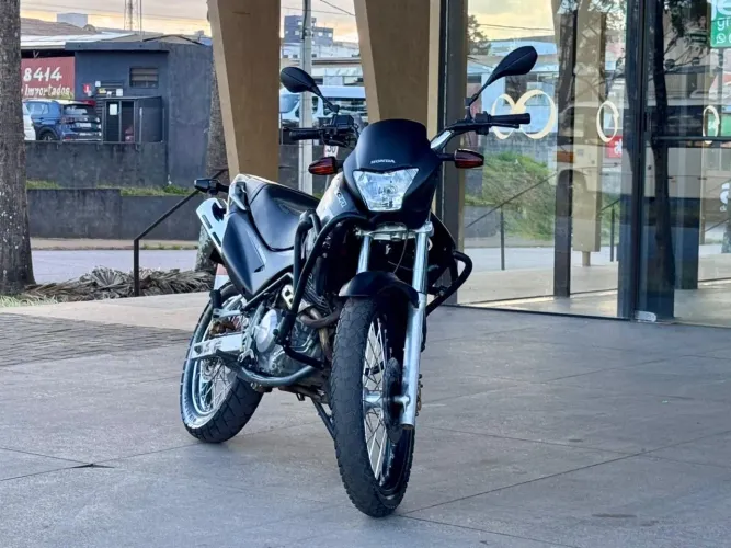 VendO HONDA NX4 
