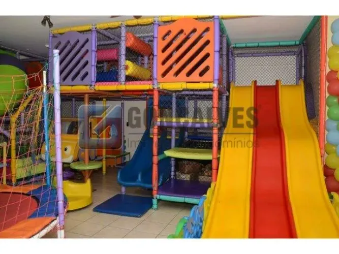 Salão Comercial em Taboão, São Bernardo do Campo 890 m² Internos + 500 m² Externos