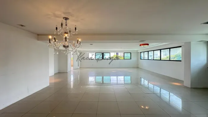 Apartamento Maison Petrópolis com 5 suítes e 4 vagas