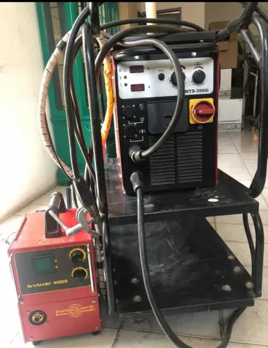 Máquina de solda mig e eletrodo esab