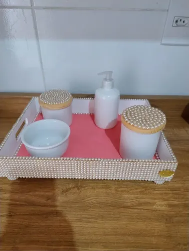 Kit Higiene de Porcelana com Bandeja de Pérolas