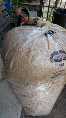 Pacote com 200 Litros. Serragem para tapete de Corpus Christi