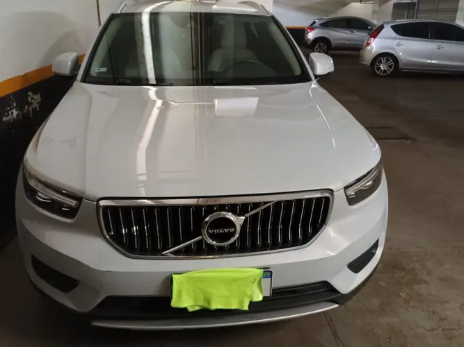 Volvo XC40 XC 40 T-5 Híbrido Momentum 1.5 262cv 2021