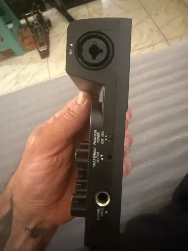 Vendo ou troco por violão giannini  com tampo maciço  maciço 
