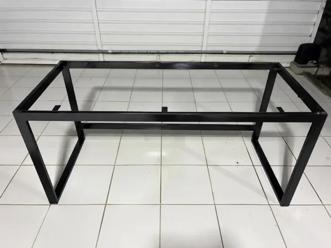 Estrutura de mesa em metalon