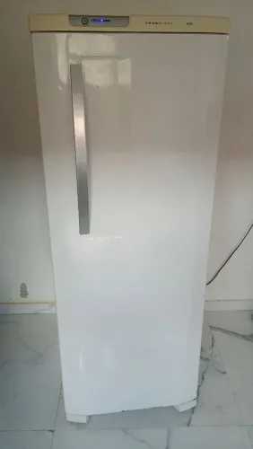 Geladeira Electrolux Frost Free semi nova 386 litros